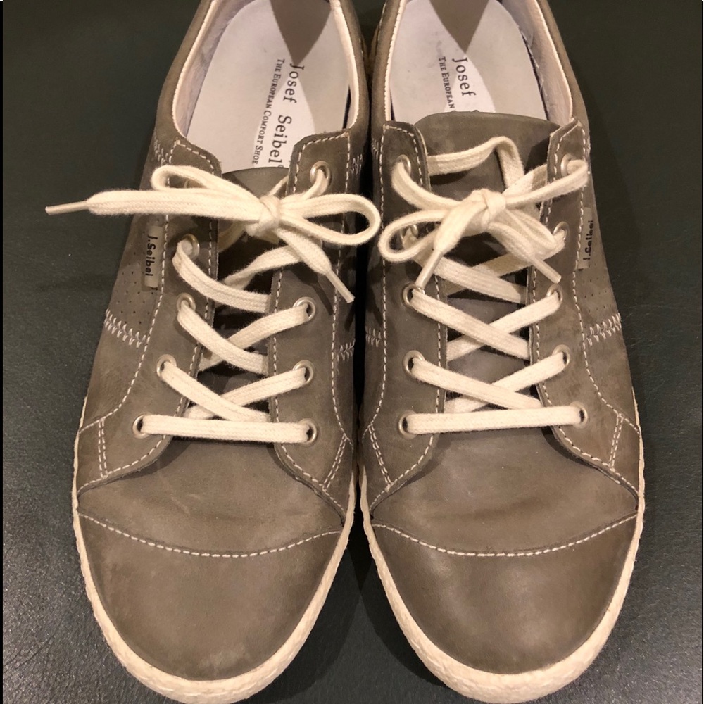Josef Seibel Wmns Sneakers Euro Sz 41/US 10 EUC